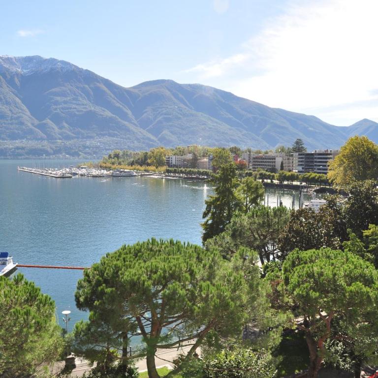 Hotel Geranio Au Lac - Camera Matrimoniale con Balcone e Vista Lago - 3
