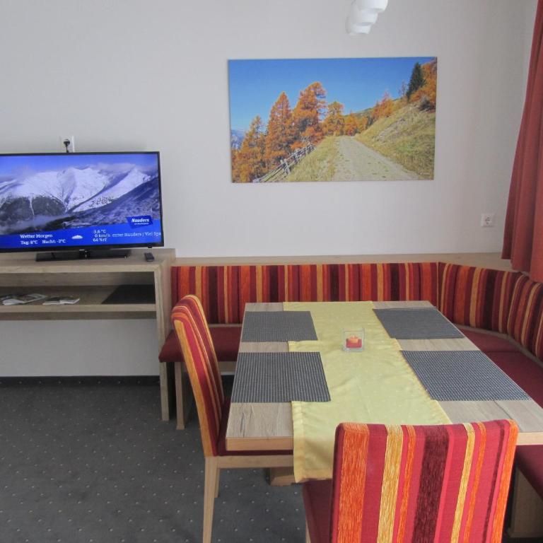 Appartements Kroner - Deluxe Apartment mit Balkon - 10