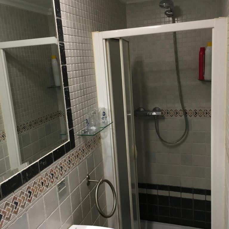 Pensión La Redonda - Habitación Triple Confort con ducha - 4
