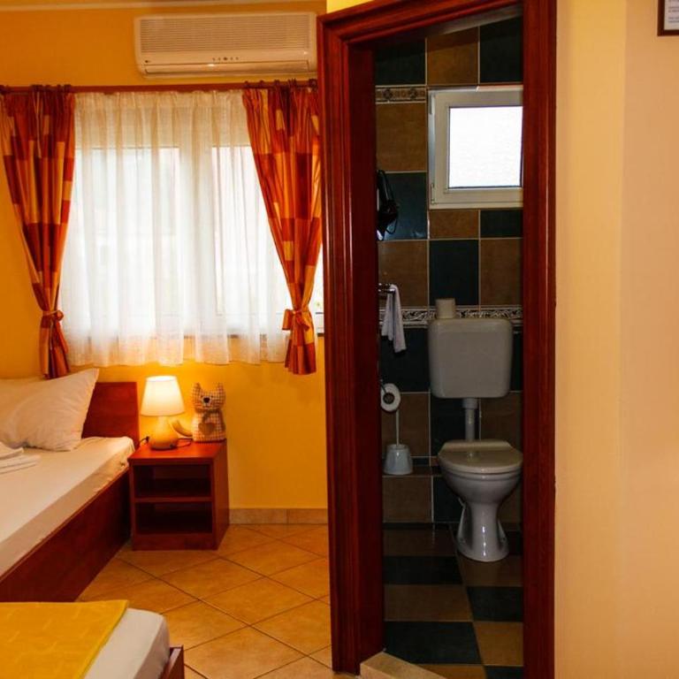 Guest House Villa Živanović - Standard Triple Room - 7