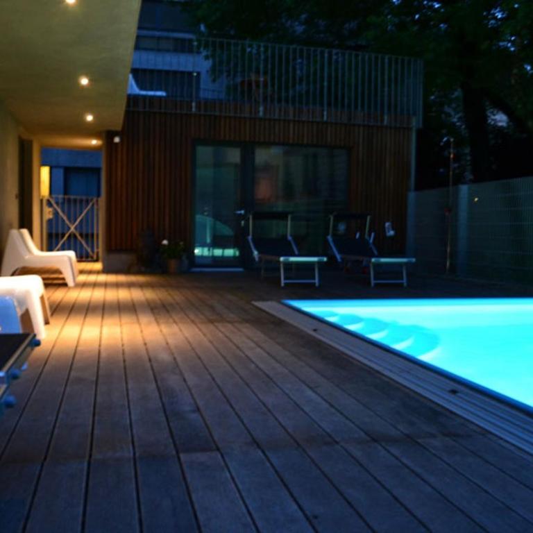 Room 4 & 5 Apartments - Deluxe Apartment mit separatem Schlafzimmer, Terrasse und direktem Zugang zum Pool - 1