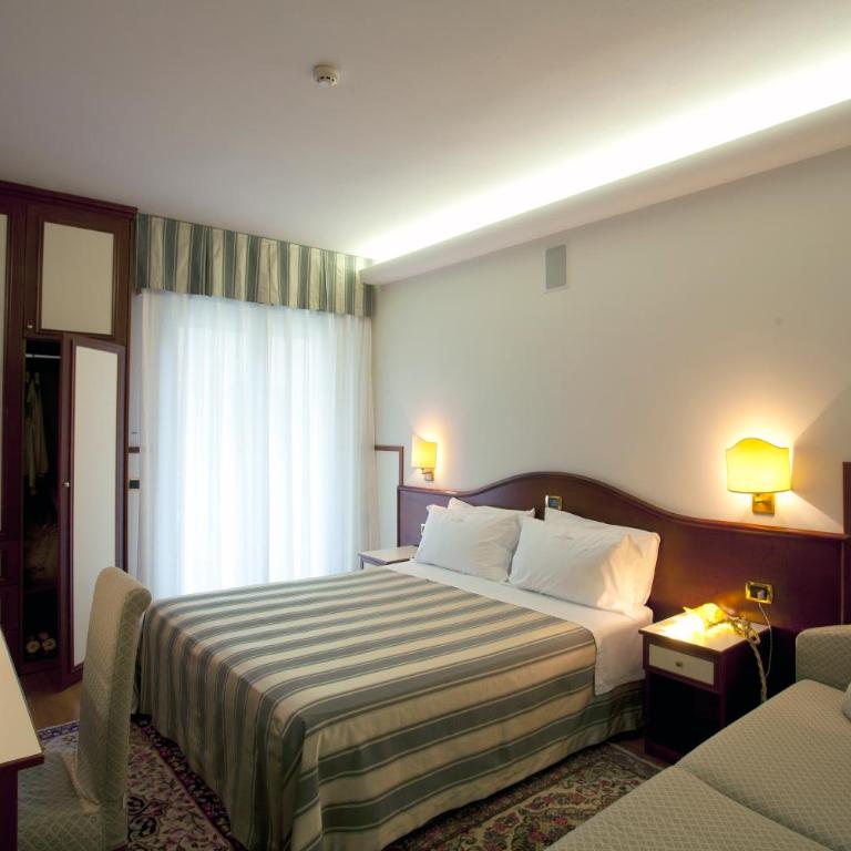 Hotels Vidi Miramare & Delfino - Triple Room with Lateral Sea View - 8