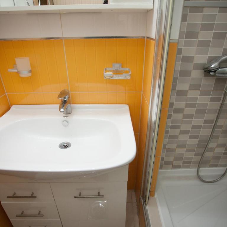 Apartment HT - Large Studio Apartment - 2