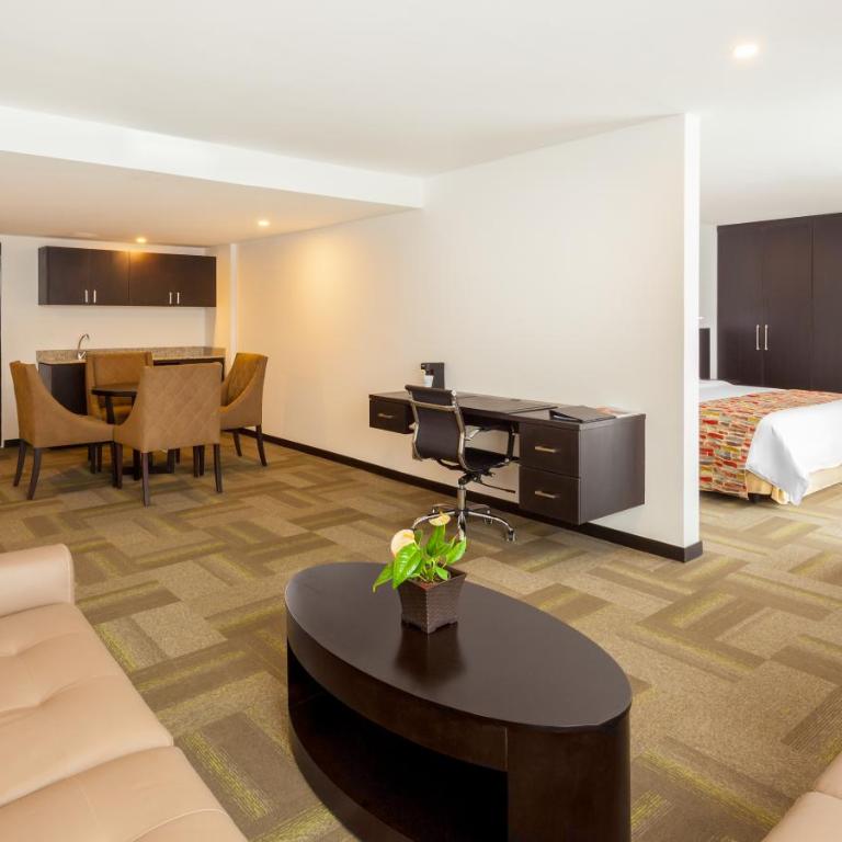 Wyndham Quito Airport - Suite con cama extragrande - No fumadores - 3