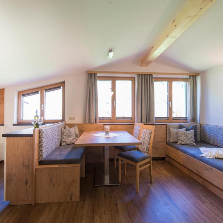 KENDLGUT Appartements am BioBauernhof inklusive unbegrenztem Eintritt in die Alpentherme - Comfort Apartment mit 2 Schlafzimmern - 1