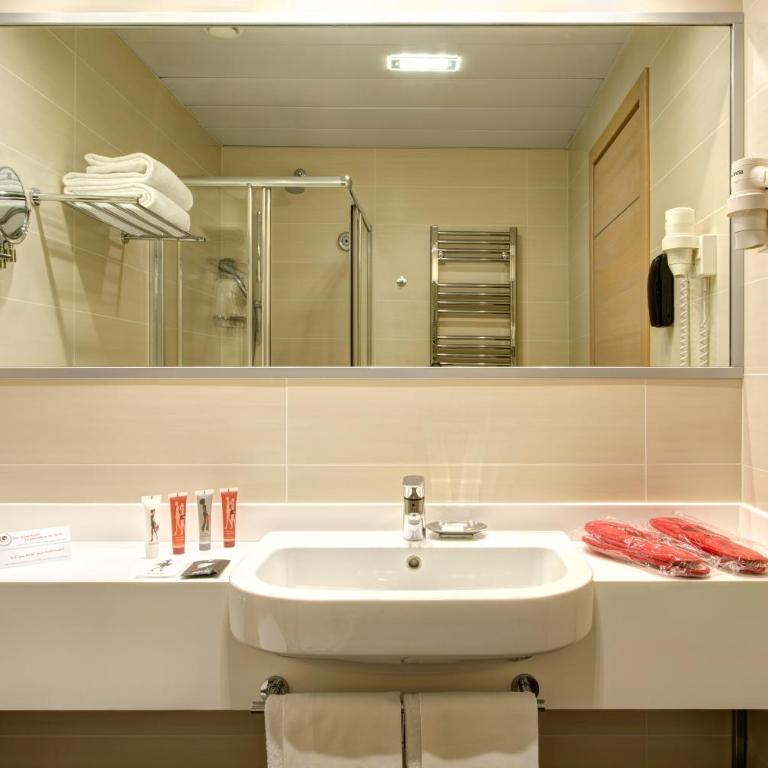 iQ Hotel Roma - Camera Matrimoniale Piccola - 4