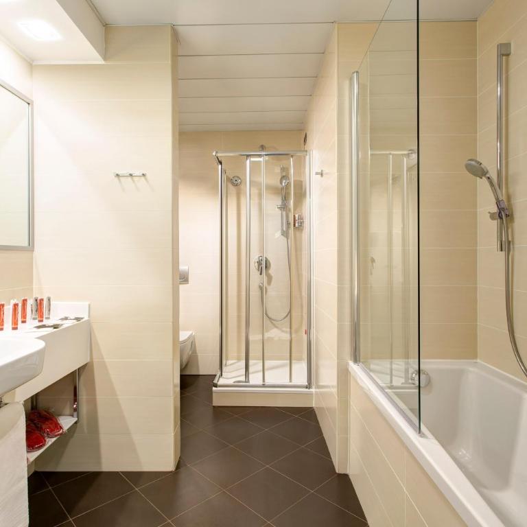 iQ Hotel Roma - Camera Tripla Comfort - 1