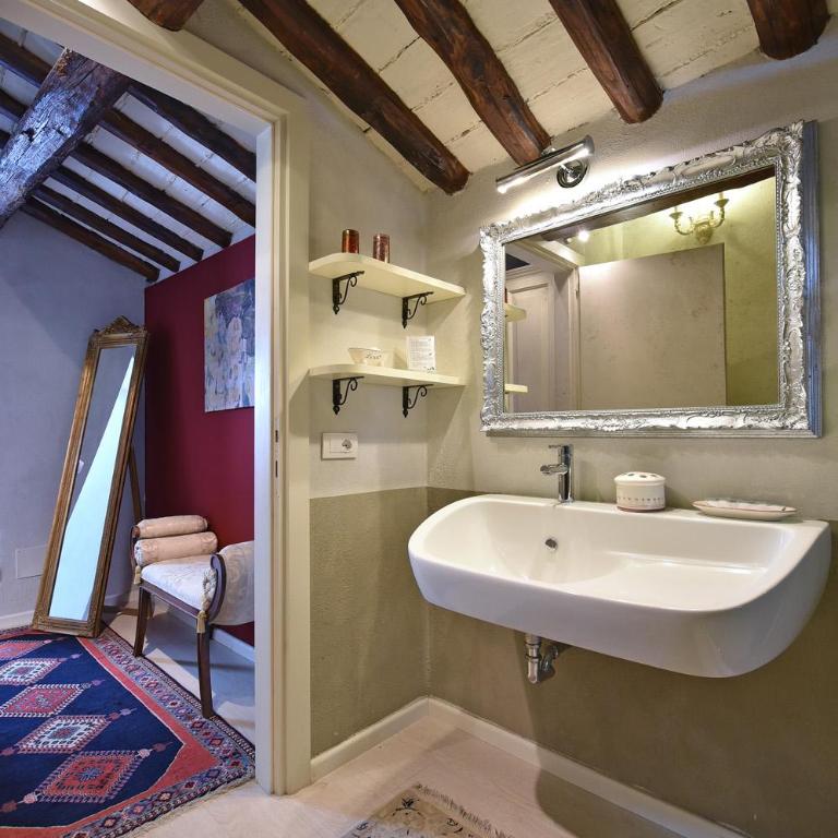 LM Suites Spagna - Camera Tripla - 2