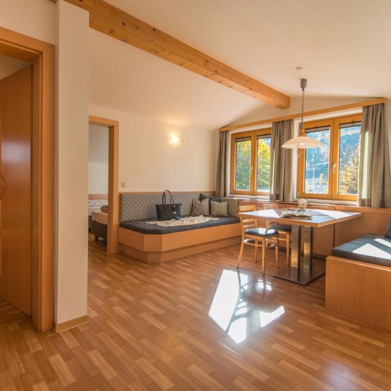 KENDLGUT Appartements am BioBauernhof inklusive unbegrenztem Eintritt in die Alpentherme - Kleines Apartment mit 2 Schlafzimmern - 4