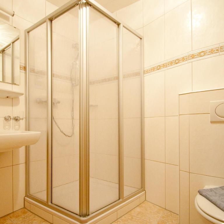 Garni-Appartement Collina - Doppelzimmer mit Balkon - 8