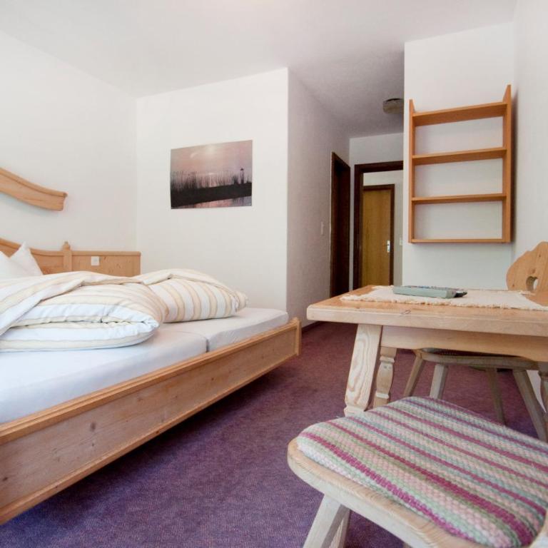 Garni-Appartement Collina - Doppelzimmer mit Balkon - 6