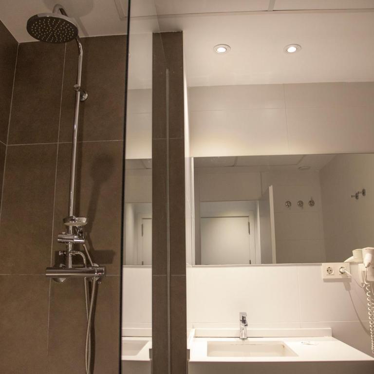 Flats Friends Soho Suites - One-Bedroom Apartment - 10