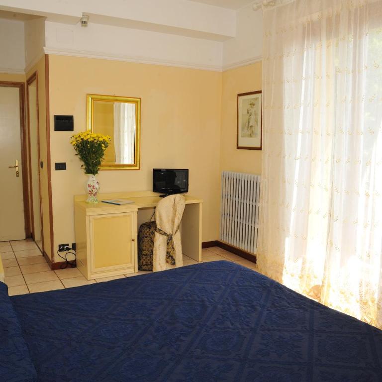 Hotel Salus - Camera Matrimoniale - 4