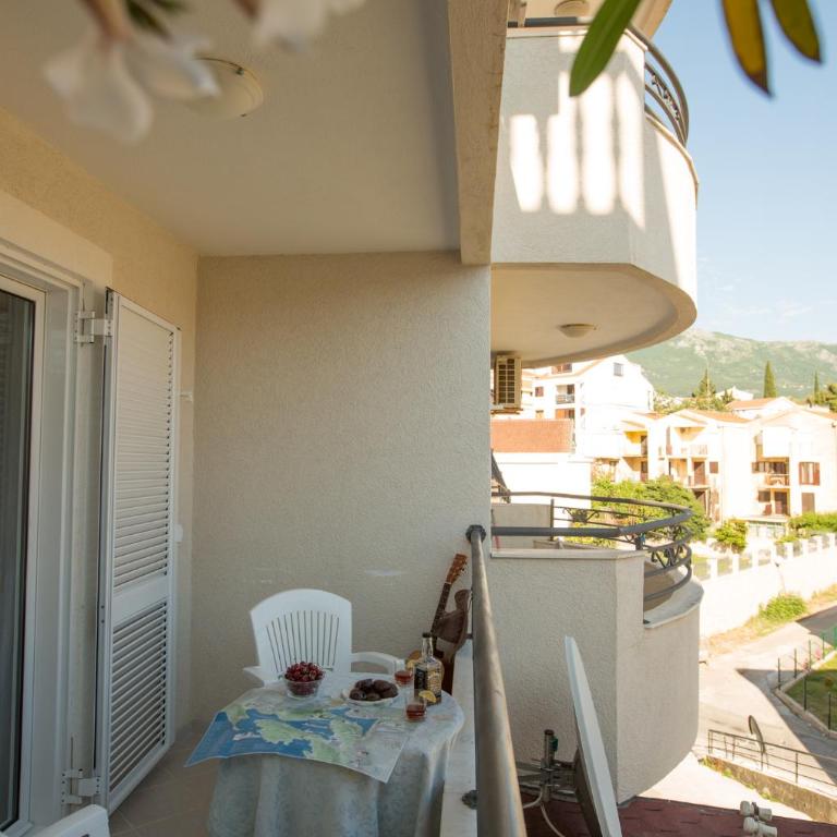 Apartments Alesia Bečići - One-Bedroom Apartment - 3