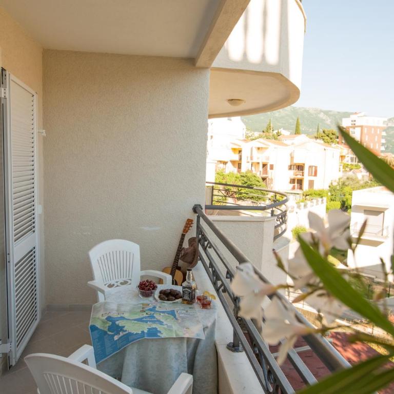 Apartments Alesia Bečići - One-Bedroom Apartment - 4