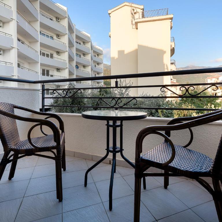 Becici Summer Apartments - Apartment with Terrace - 2