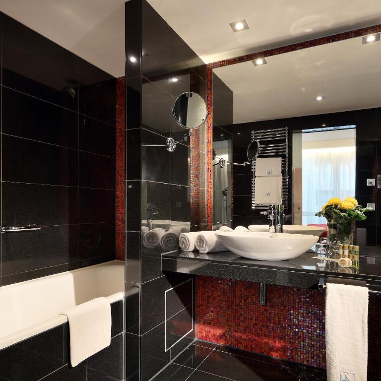 Eurostars Grand Central - Doppelzimmer mit Zustellbett - 3