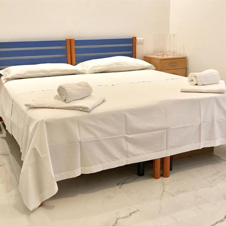 B&B Palombini - Camera Matrimoniale con Bagno Privato - 5