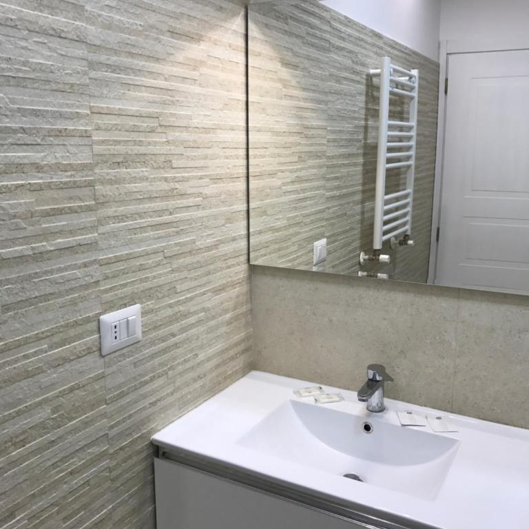 B&B Palombini - Camera Matrimoniale con Bagno Privato - 6