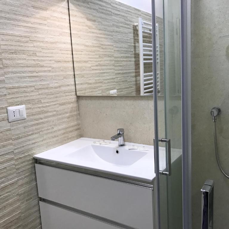 B&B Palombini - Camera Matrimoniale con Bagno Privato - 5