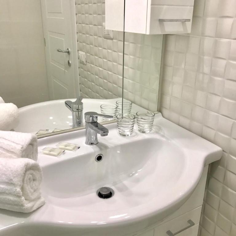 B&B Palombini - Camera Matrimoniale con Bagno Privato - 1