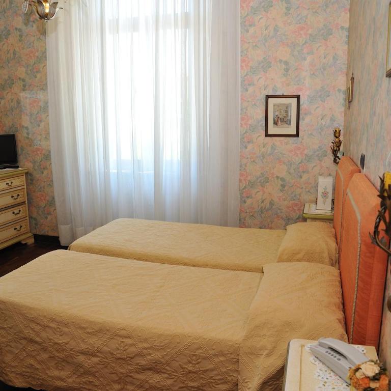 Hotel Savona - Camera Matrimoniale/Doppia con Letti Singoli con Bagno Privato - 5