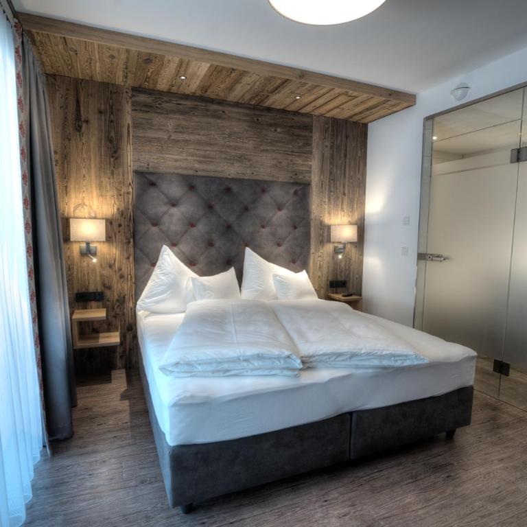 Hotel Eldorado - Doppelzimmer mit Balkon - 7