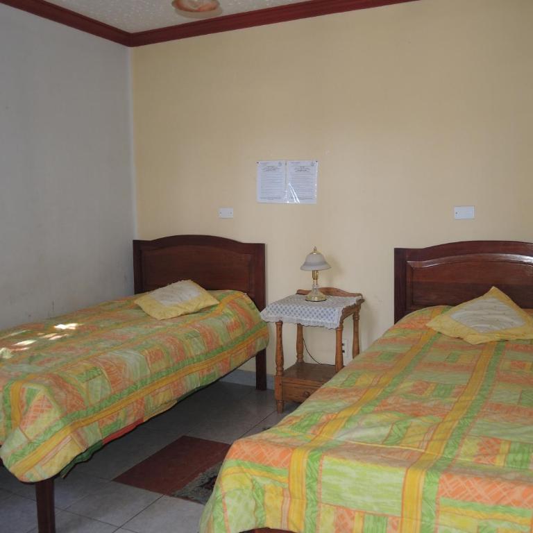 Hostal Valle Hermoso - Twin Room with Shared Bathroom - 2