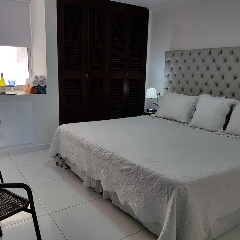 Espectaculares Vistas, Edificio Nautilus, Barrio El Laguito. - Three-Bedroom Apartment with Ocean View - 56