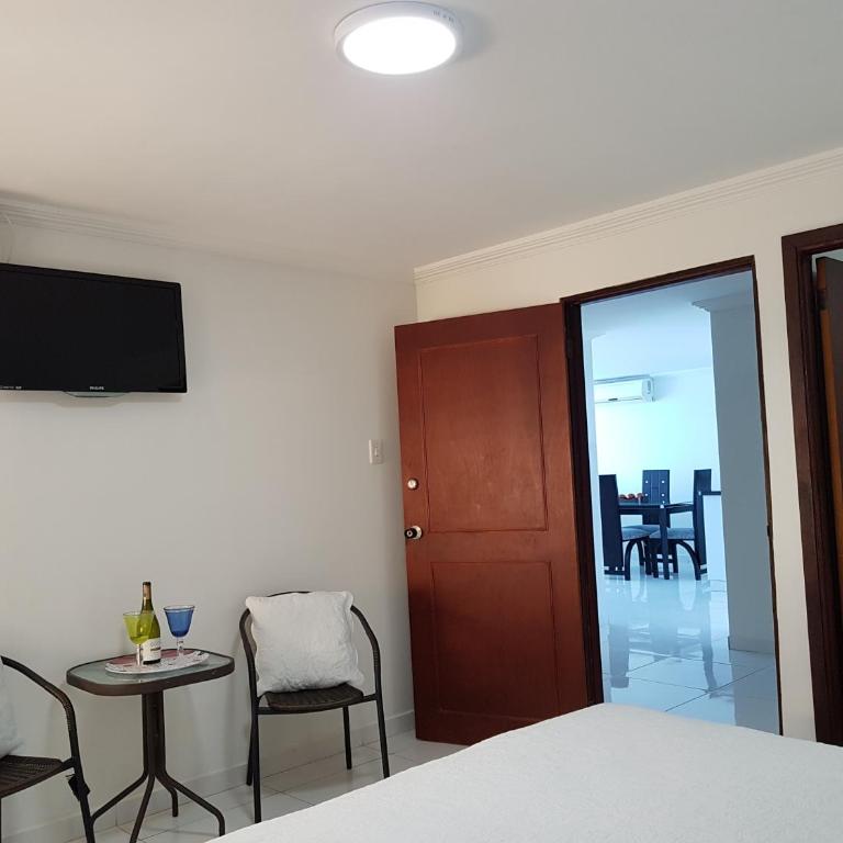 Espectaculares Vistas, Edificio Nautilus, Barrio El Laguito. - Three-Bedroom Apartment with Ocean View - 44