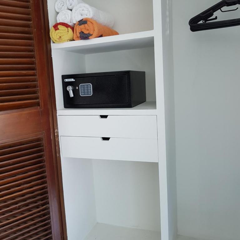 Espectaculares Vistas, Edificio Nautilus, Barrio El Laguito. - Three-Bedroom Apartment with Ocean View - 37