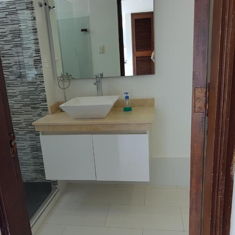 Espectaculares Vistas, Edificio Nautilus, Barrio El Laguito. - Three-Bedroom Apartment with Ocean View - 35