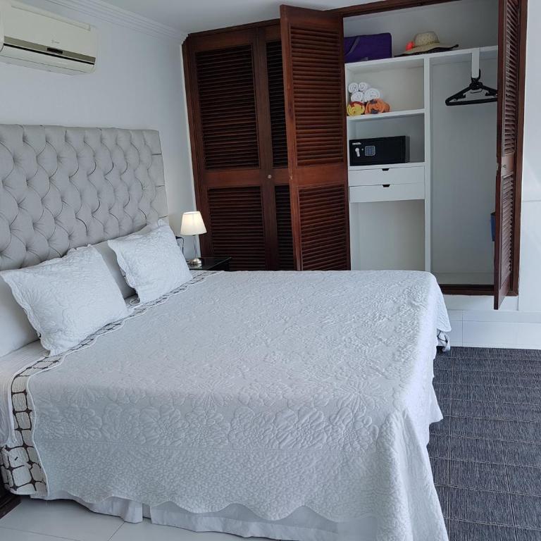 Espectaculares Vistas, Edificio Nautilus, Barrio El Laguito. - Three-Bedroom Apartment with Ocean View - 8