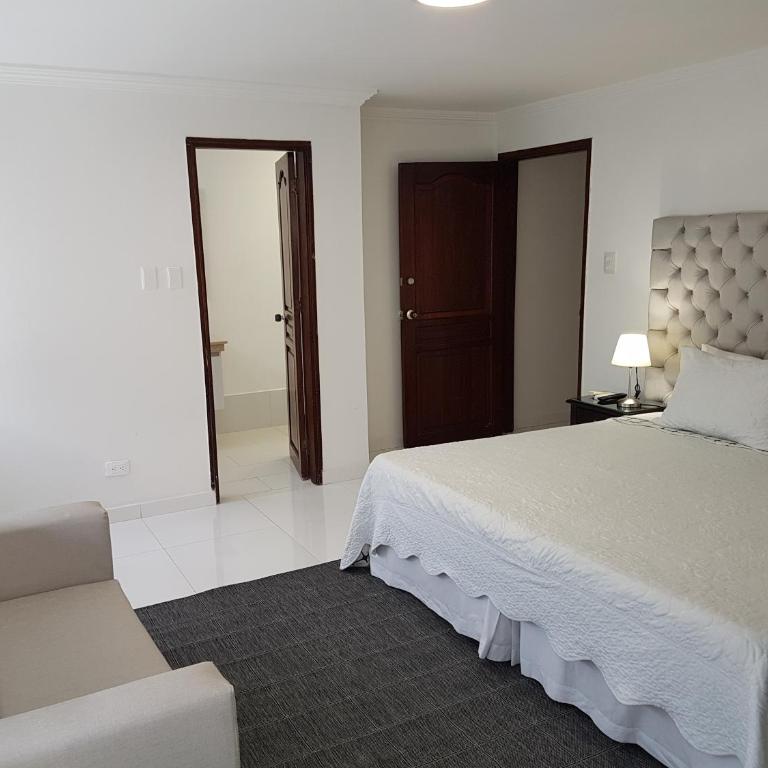 Espectaculares Vistas, Edificio Nautilus, Barrio El Laguito. - Three-Bedroom Apartment with Ocean View - 32
