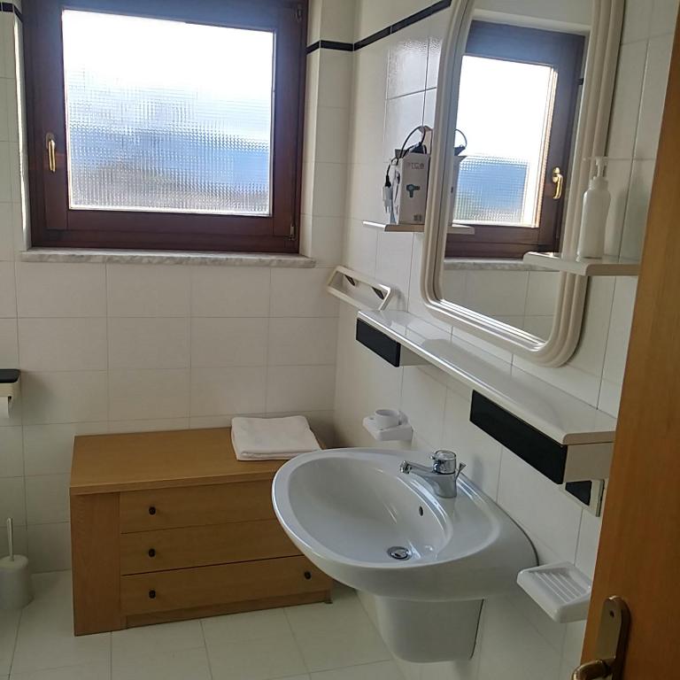 Appartamenti DOLOMITI - One-Bedroom Apartment - 3