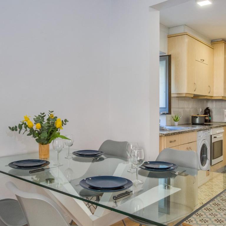 Flateli Cort Reial - Apartamento con balcón - 2