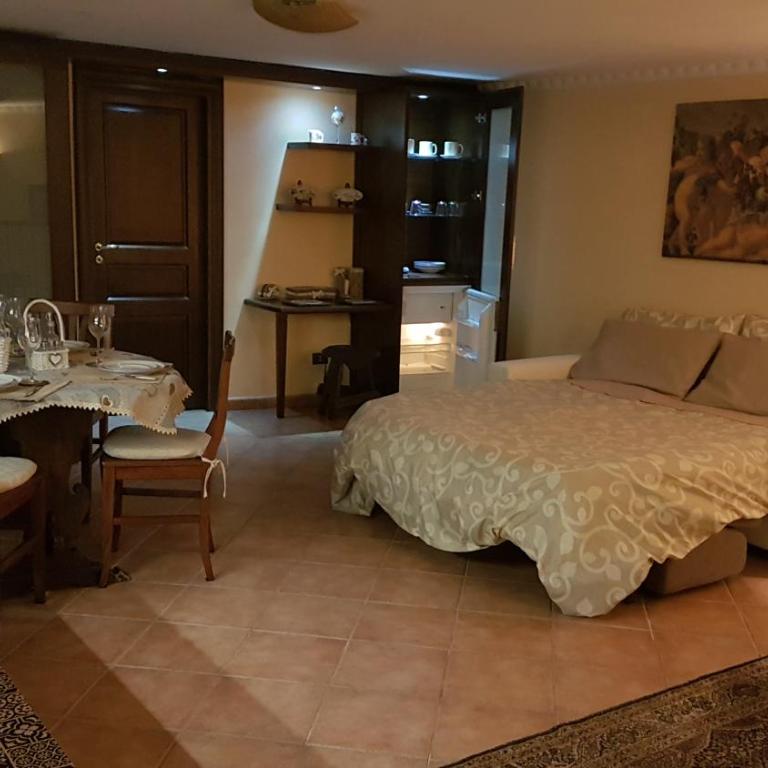 Domus Ugo - One-Bedroom Apartment - 4
