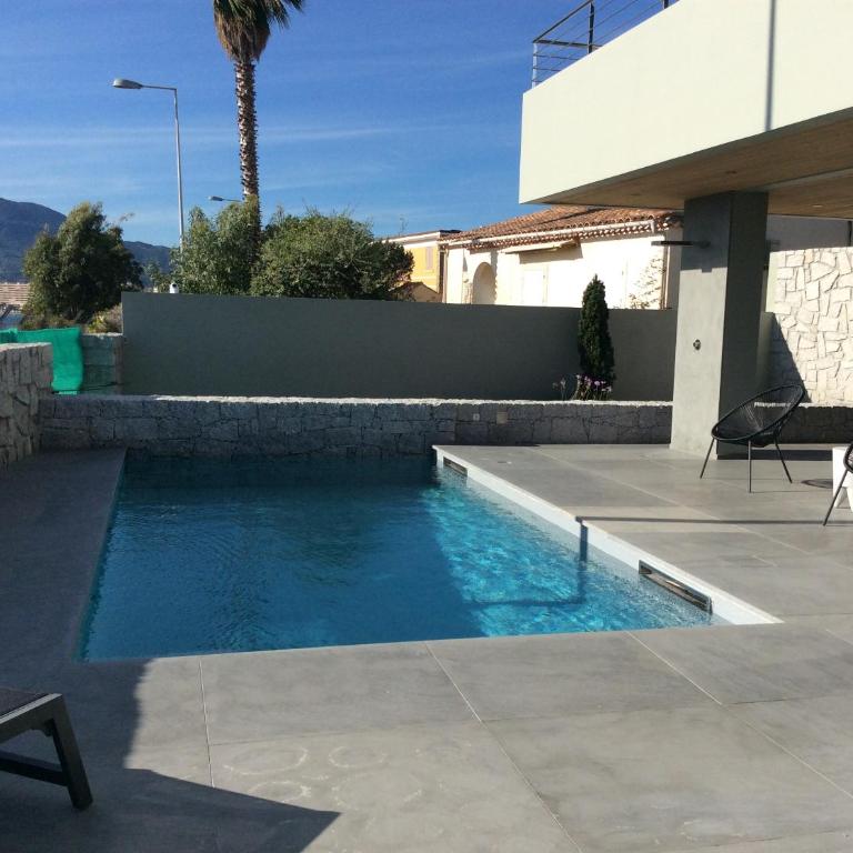 Villa d'exception, piscine, vue mer, plage à 100M - Villa - Vue sur Mer - 33