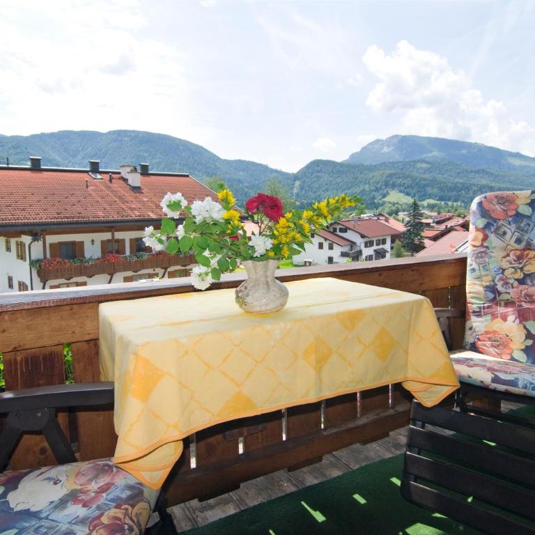 Haus Christl Reit im Winkl, Kostenloser Parkplatz, Spülmaschine, 5 Minuten zum Ortszentrum, ruhige Lage, Wlan - Apartment mit 1 Schlafzimmer und Balkon - 10
