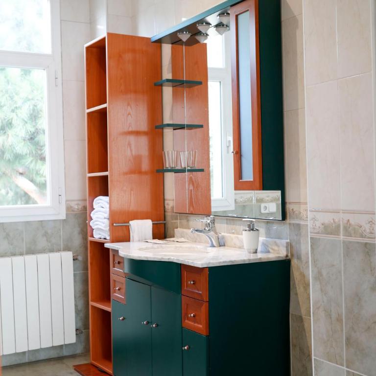 Hostal Escala Suites - Double Room with Bath - 28