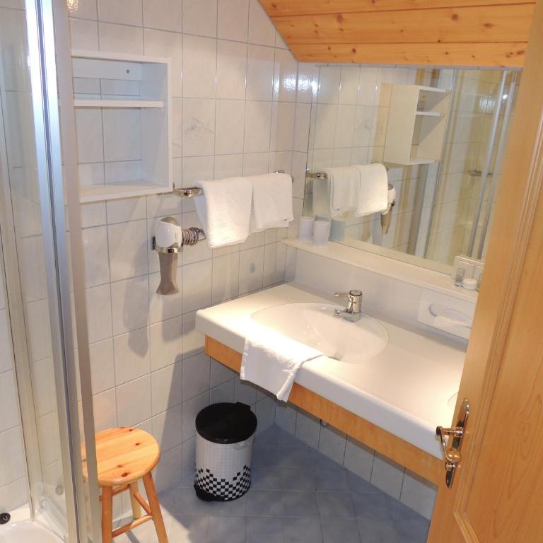 Familien-Appartements Örglwirt's Gut - Standard Apartment mit 2 Schlafzimmern mit Balkon oder Terrasse - 14