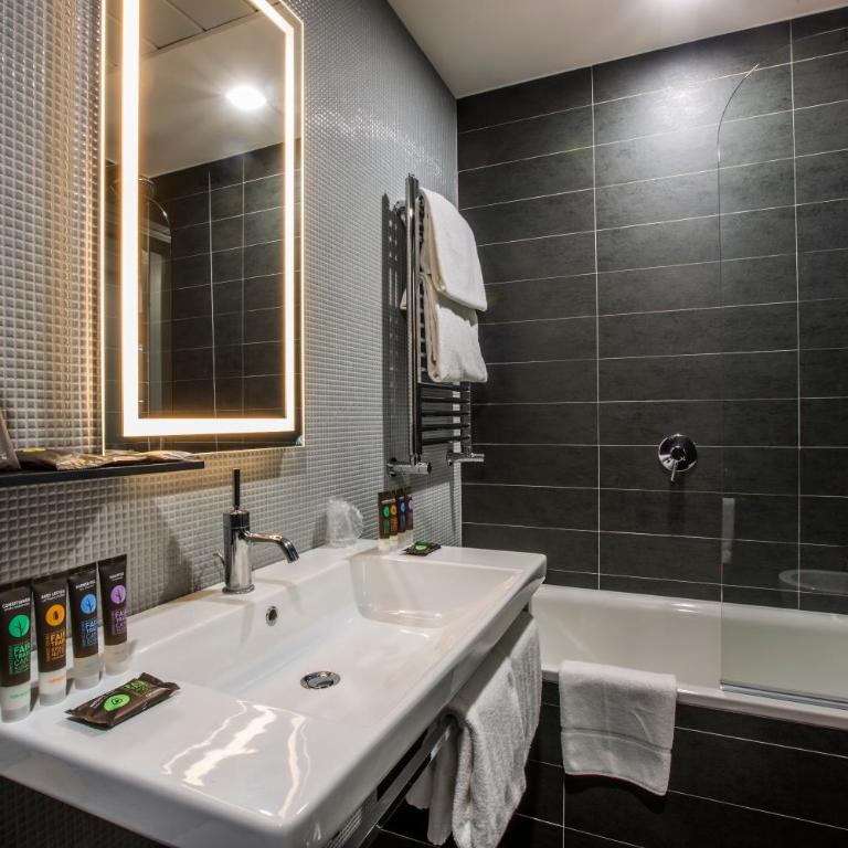 Novotel Roma Eur - Camera Matrimoniale Superior con Divano-Letto - 8