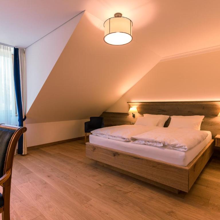 Hotel & Gaststätte zum Erdinger Weißbräu - Superior Single Room - 6