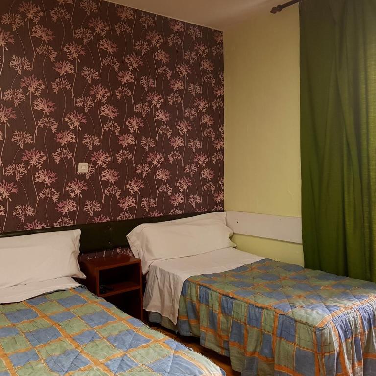 Hostal Padre Isla 1 - Habitación Doble con cama supletoria - 2 camas - 6