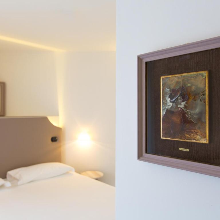 Hotel Al Campanile - Luxury Suites & Apartments - Camera Matrimoniale con Vista Lago - 1
