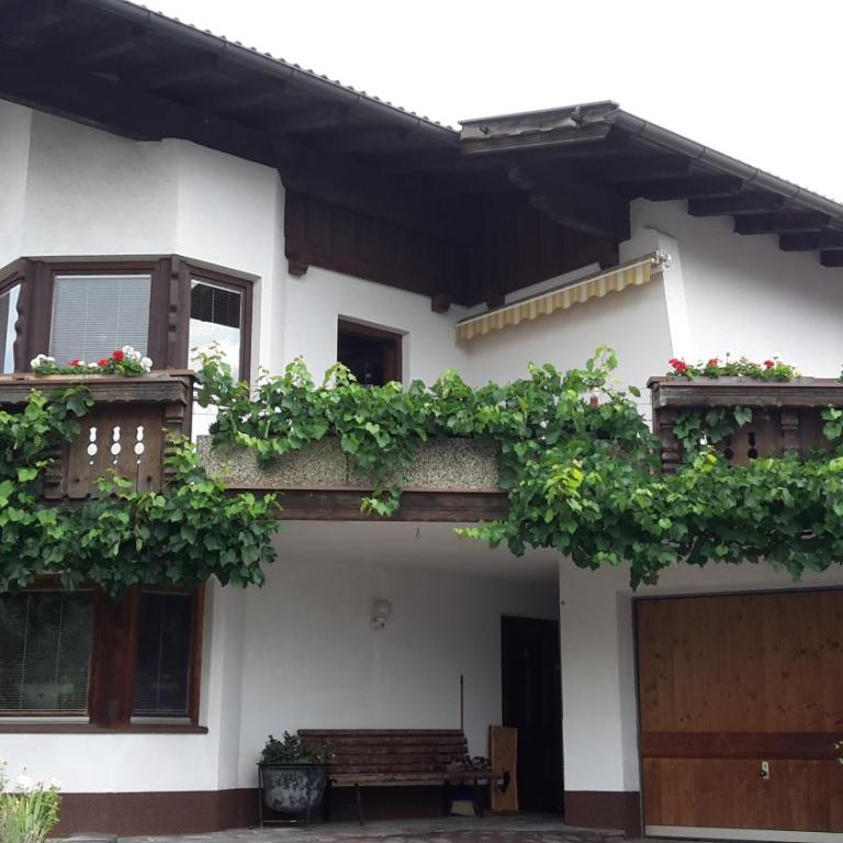 Ferienwohnung Pupeter - Apartment mit Gartenblick - 1