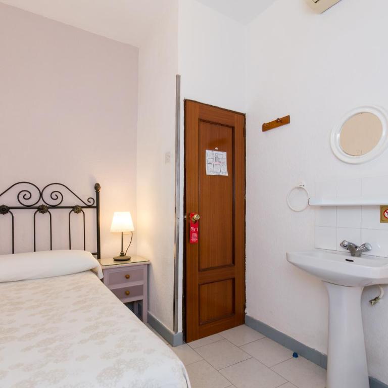 Pension Mesones - Einzelzimmer mit Gemeinschaftsbad - 7
