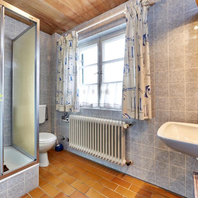 Olympiahaus - Doppelzimmer mit Gemeinschaftsbad - 5