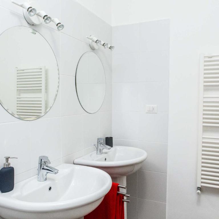 Leone X Genova Affittacamere - Camera Superior con Bagno in Comune - 1