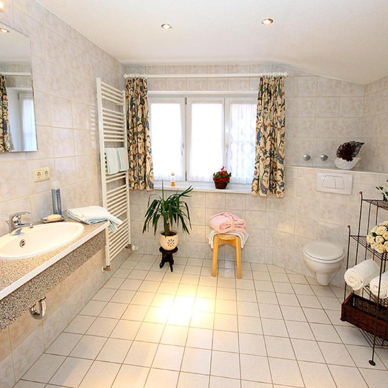 LANDHAUS Mayer - TOP-Ferienwohnungen - Apartment mit 1 Schlafzimmer - 4